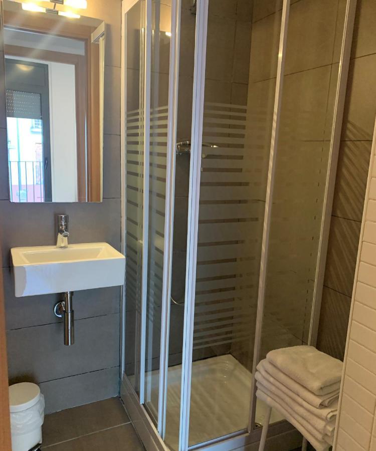 Apartament Centre Històric a Olot Appartamento Esterno foto