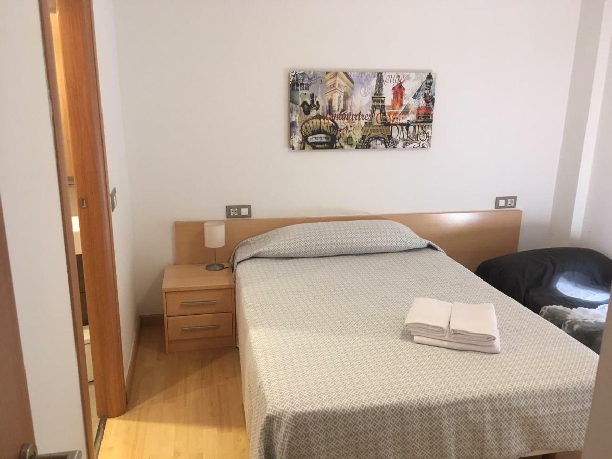 Apartament Centre Històric a Olot Appartamento Esterno foto
